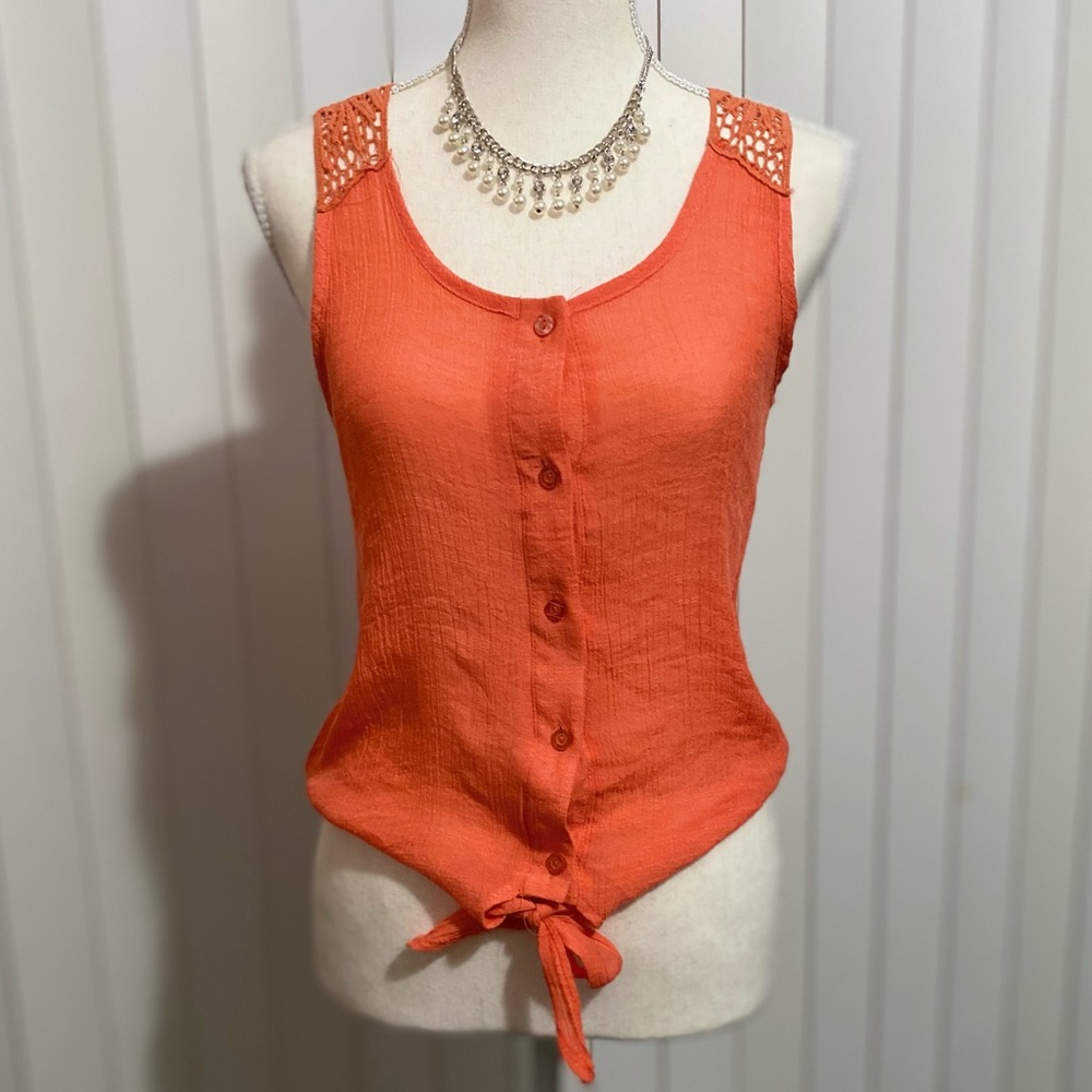 TOPS 👚 - 2 for $15